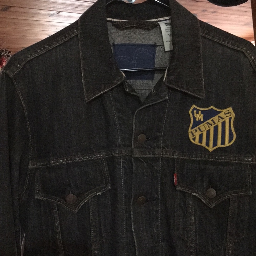 Levi’s Slim Trucker